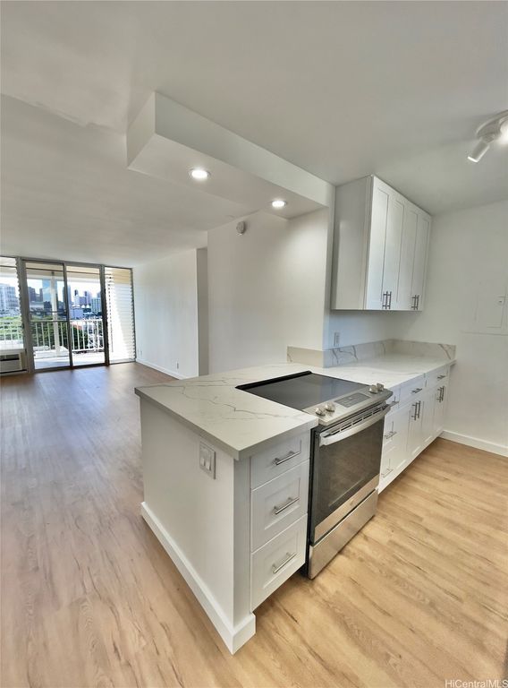 1215 Alexander Street 601, Honolulu, HI 96826