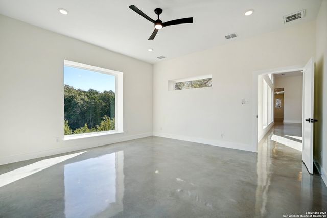 729 CABALLO TRL, Canyon Lake, TX 78133