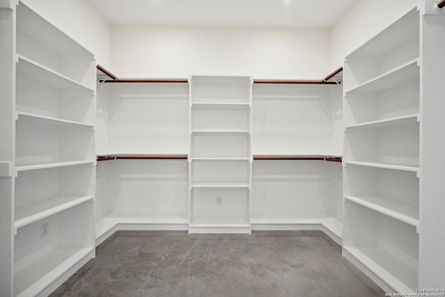 729 CABALLO TRL, Canyon Lake, TX 78133