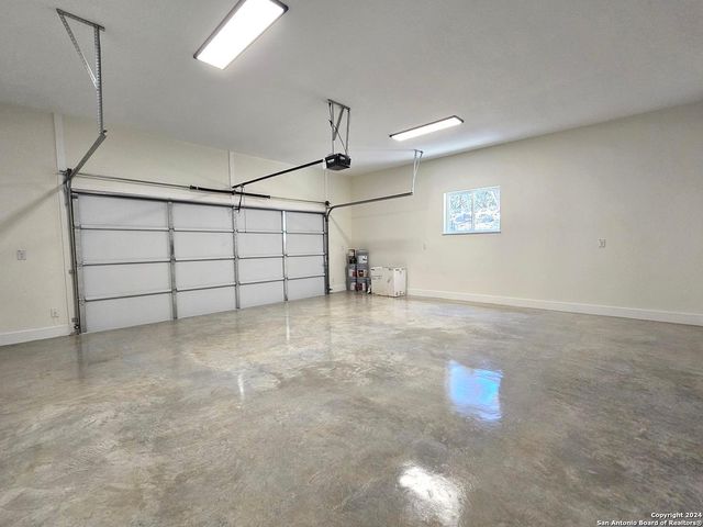 729 CABALLO TRL, Canyon Lake, TX 78133