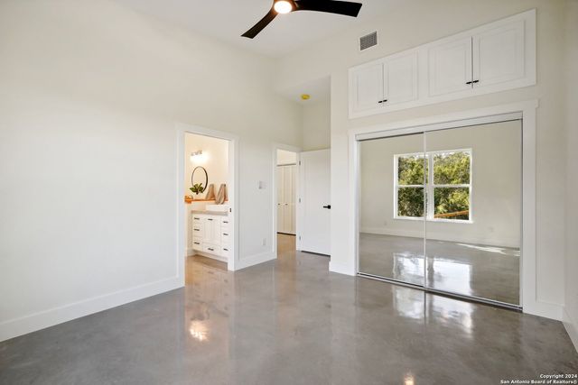 729 CABALLO TRL, Canyon Lake, TX 78133
