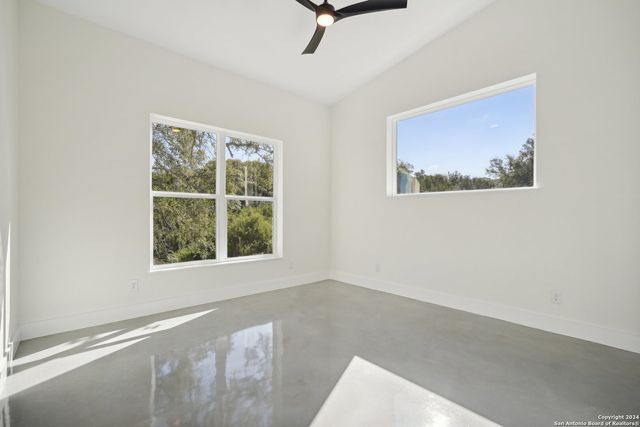 729 CABALLO TRL, Canyon Lake, TX 78133