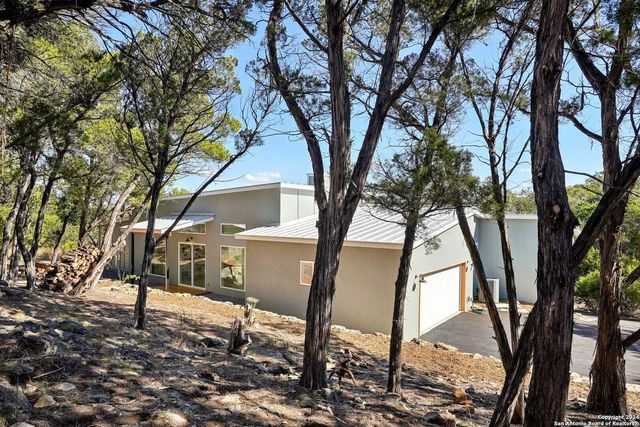 729 CABALLO TRL, Canyon Lake, TX 78133