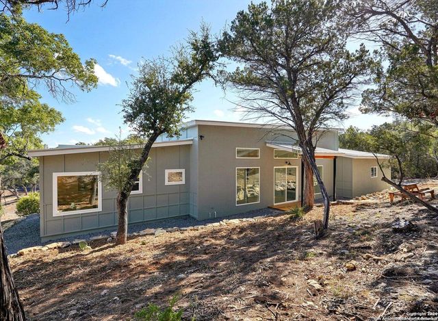 729 CABALLO TRL, Canyon Lake, TX 78133