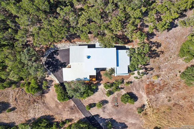 729 CABALLO TRL, Canyon Lake, TX 78133