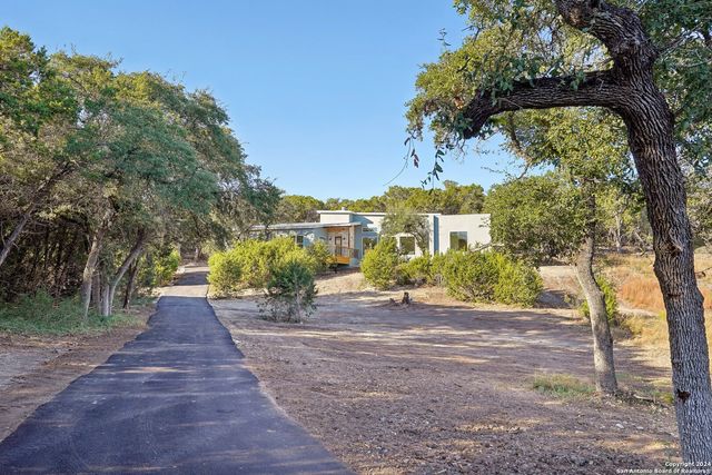 729 CABALLO TRL, Canyon Lake, TX 78133
