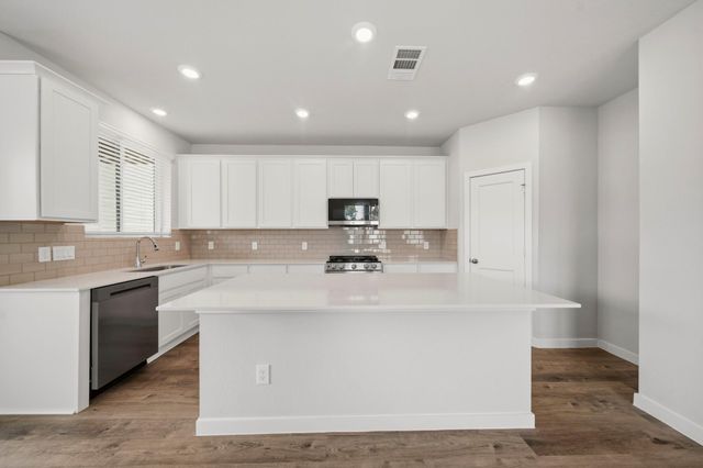 2975 Park Hill Lane, Stafford, TX 77477