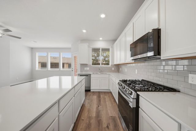 2975 Park Hill Lane, Stafford, TX 77477