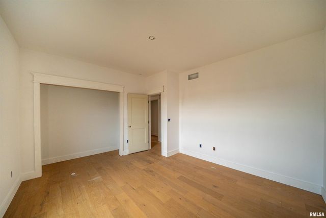 1319 W HILLCREST Drive, Chillicothe, IL 61523