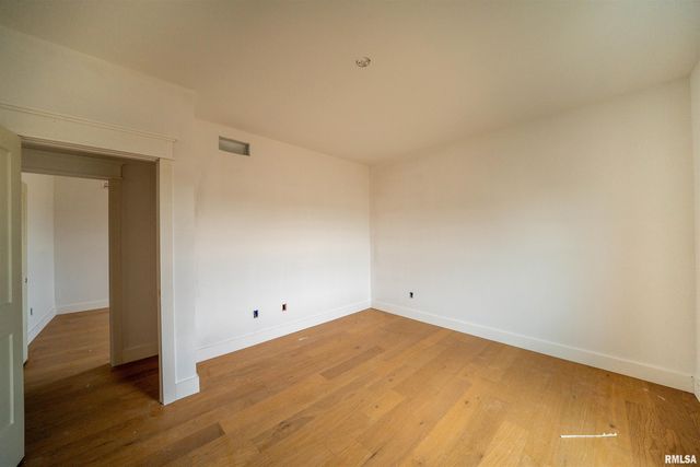 1319 W HILLCREST Drive, Chillicothe, IL 61523