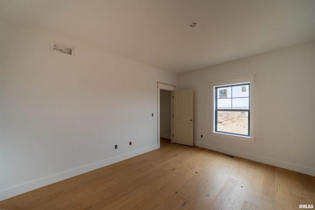 1319 W HILLCREST Drive, Chillicothe, IL 61523