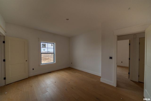 1319 W HILLCREST Drive, Chillicothe, IL 61523