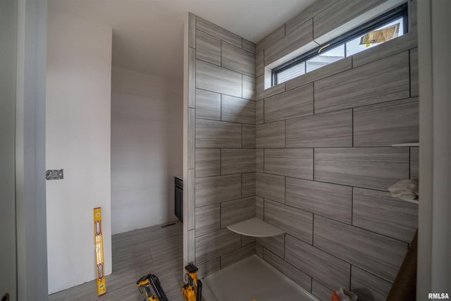 1319 W HILLCREST Drive, Chillicothe, IL 61523