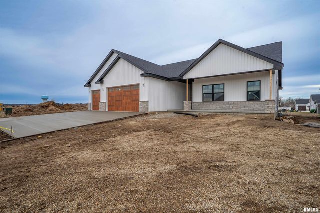 1319 W HILLCREST Drive, Chillicothe, IL 61523