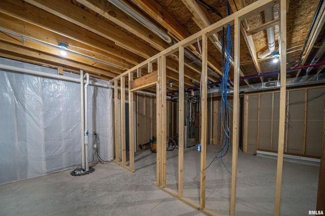 1319 W HILLCREST Drive, Chillicothe, IL 61523