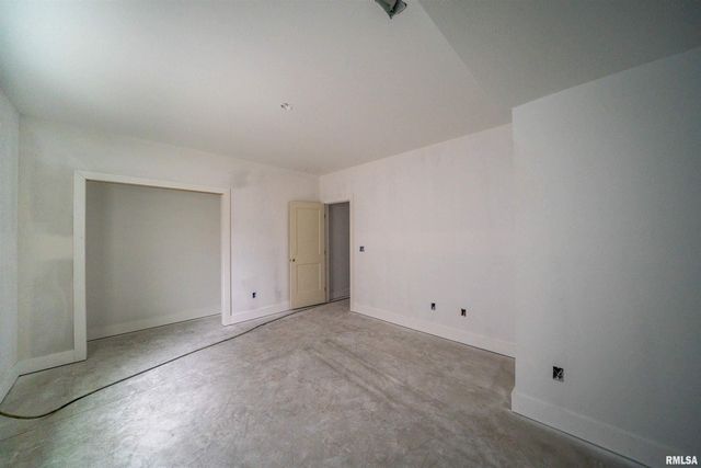 1319 W HILLCREST Drive, Chillicothe, IL 61523