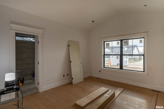 1319 W HILLCREST Drive, Chillicothe, IL 61523