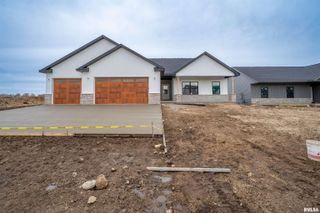 1319 W HILLCREST Drive, Chillicothe, IL 61523