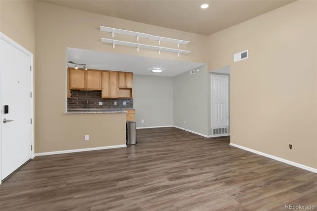 902 S Walden Street 203, Aurora, CO 80017