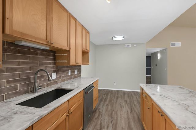 902 S Walden Street 203, Aurora, CO 80017