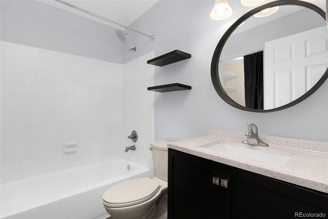 902 S Walden Street 203, Aurora, CO 80017