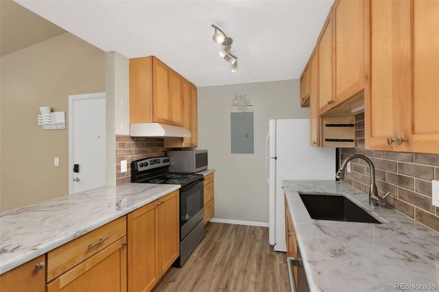 902 S Walden Street 203, Aurora, CO 80017
