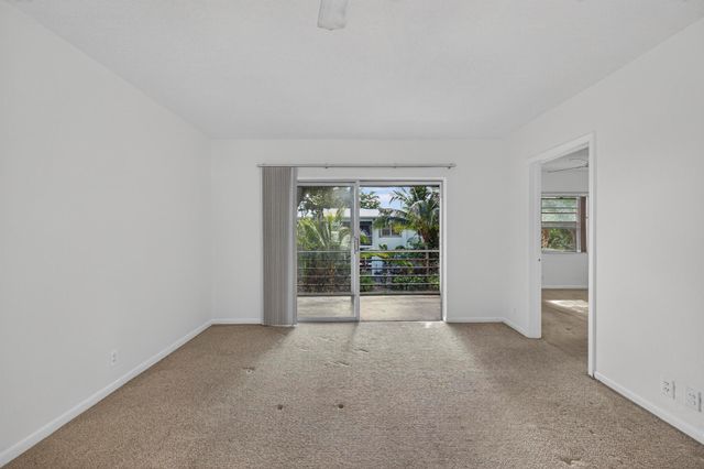 2551 W Golf Boulevard 209, Pompano Beach, FL 33064