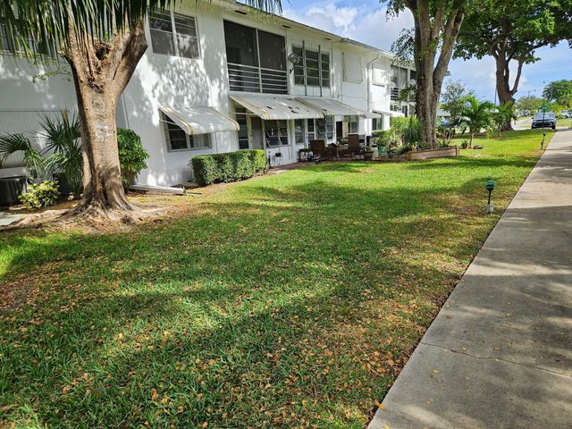 2551 W Golf Boulevard 209, Pompano Beach, FL 33064