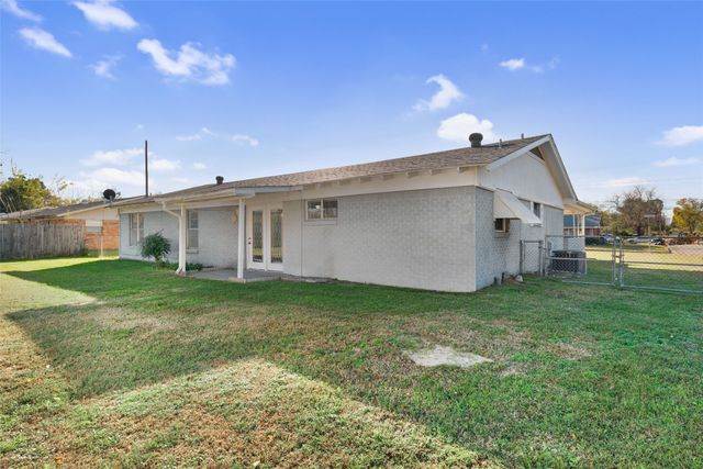 927 Alabama Street, Sulphur Springs, TX 75482