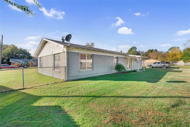 927 Alabama Street, Sulphur Springs, TX 75482