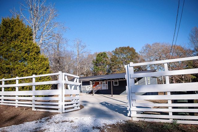 702 Gunsmoke Trail, Phenix City, AL 36869