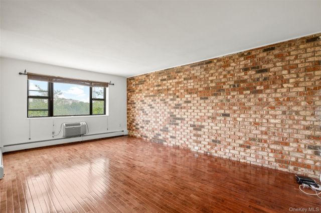 505 Central Avenue 609, White Plains, NY 10606