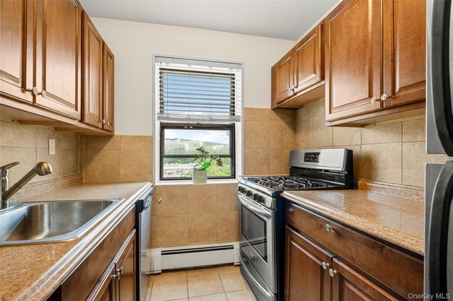 505 Central Avenue 609, White Plains, NY 10606