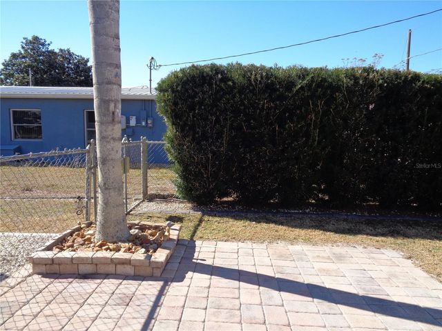 88 YALE AVE., Frostproof, FL 33843