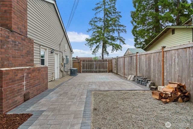 2151 Beverly Beach Drive NW, Olympia, WA 98502