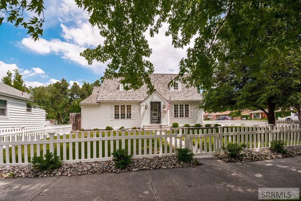 Image 3 of property listing at 2095 S Boulevard, Idaho Falls, ID 83404