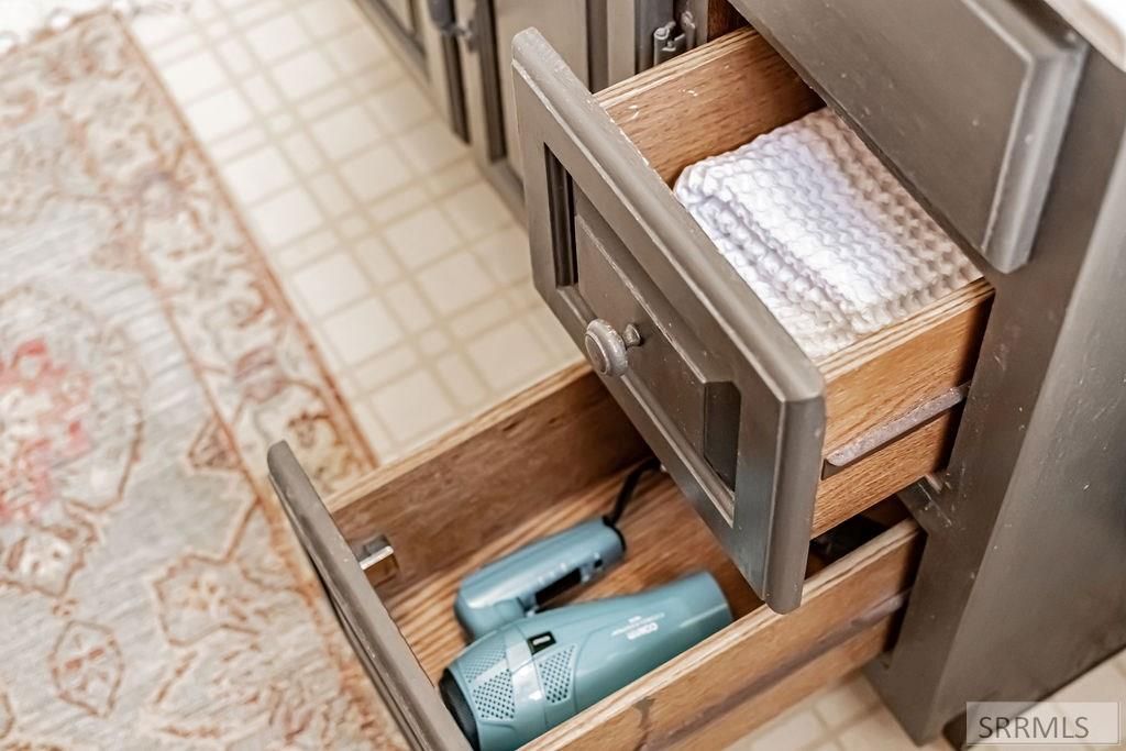 Image 32 of property listing at 2095 S Boulevard, Idaho Falls, ID 83404