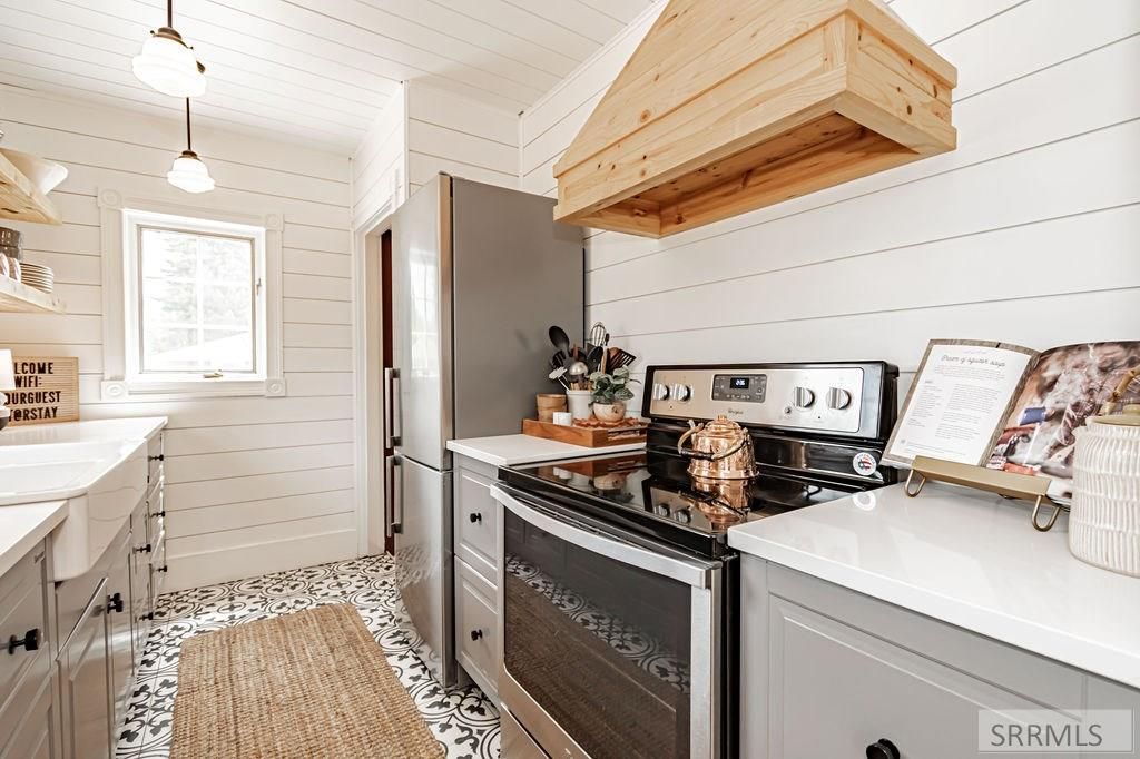 Image 40 of property listing at 2095 S Boulevard, Idaho Falls, ID 83404