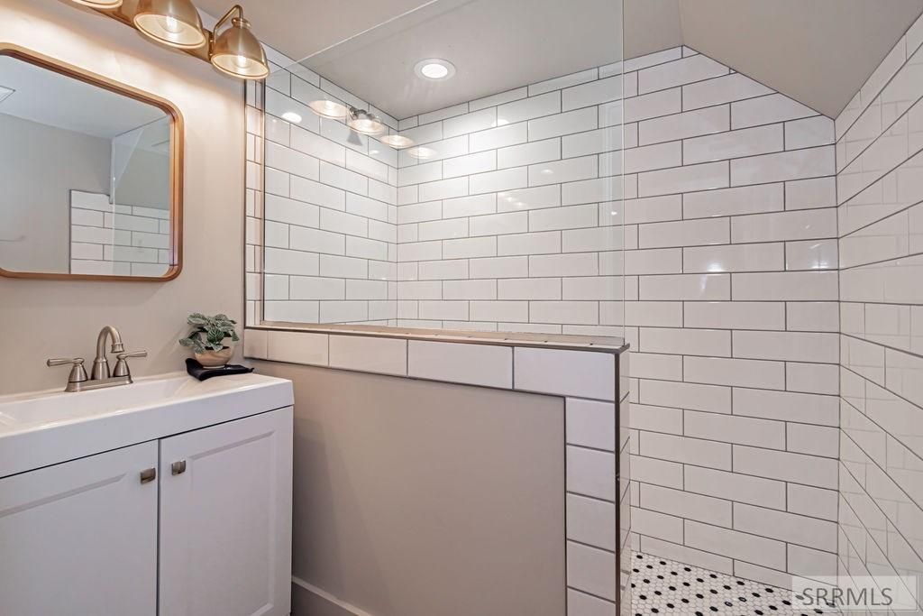 Image 85 of property listing at 2095 S Boulevard, Idaho Falls, ID 83404