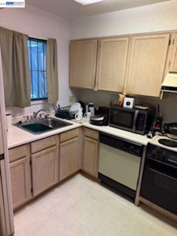 11 Rebecca Ln, San Francisco, CA 94124