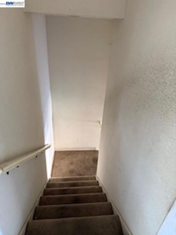 11 Rebecca Ln, San Francisco, CA 94124