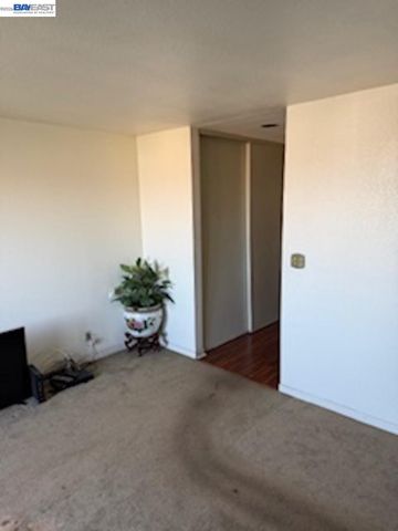 11 Rebecca Ln, San Francisco, CA 94124