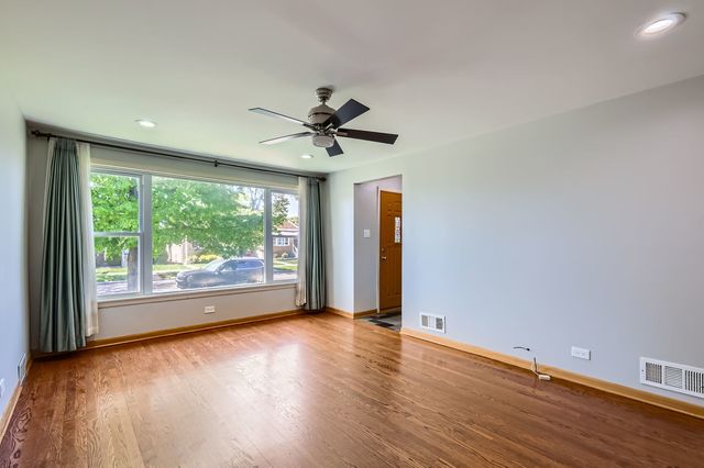 5819 S Moody Avenue, Chicago, IL 60638