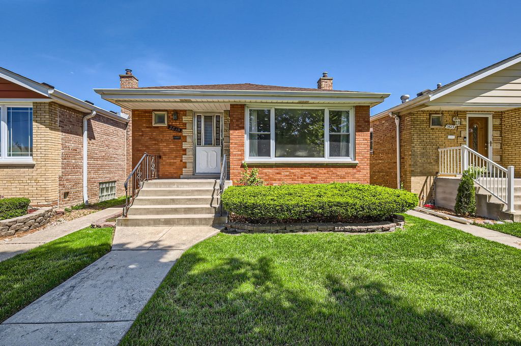 5819 S Moody Avenue, Chicago, IL 60638