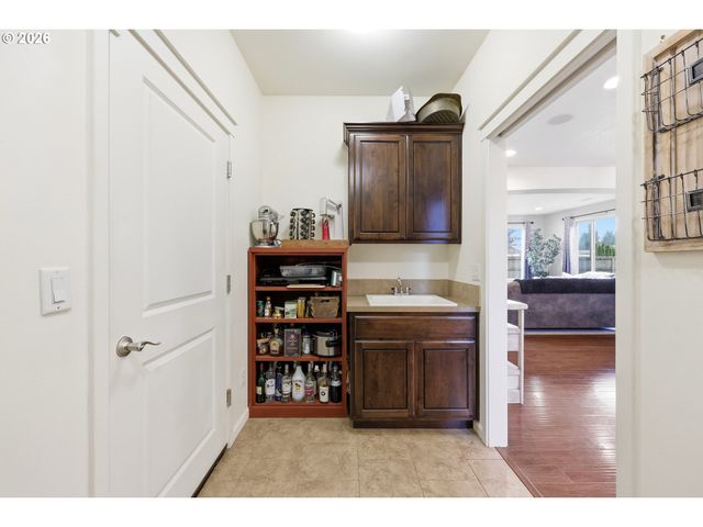 9900 Ne 144TH Ave, Vancouver, WA 98682