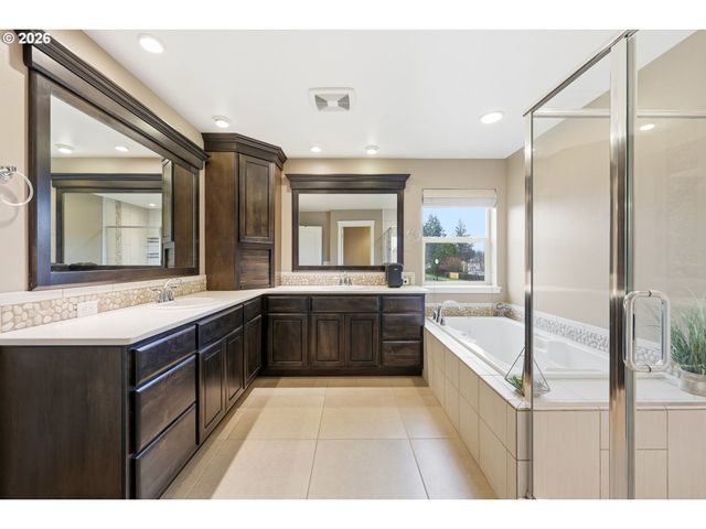 9900 Ne 144TH Ave, Vancouver, WA 98682