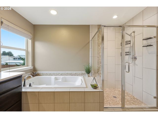 9900 Ne 144TH Ave, Vancouver, WA 98682