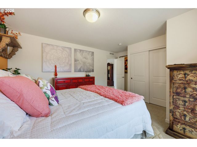 9900 Ne 144TH Ave, Vancouver, WA 98682