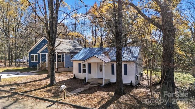 1125 Wilmington Avenue, Statesville, NC 28677