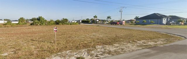 801 NW 8th TER, Cape Coral, FL 33993